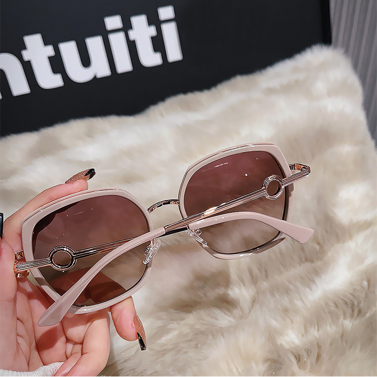 Sunglasses with the Box, S26 24 25 26