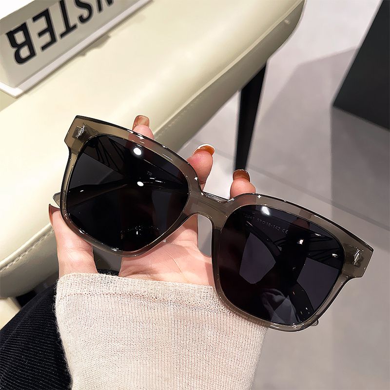 Sunglasses with the Box, S23 18 19