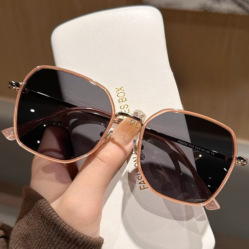 Sunglasses with the Box, S24 27 28 29 30 31 32 33