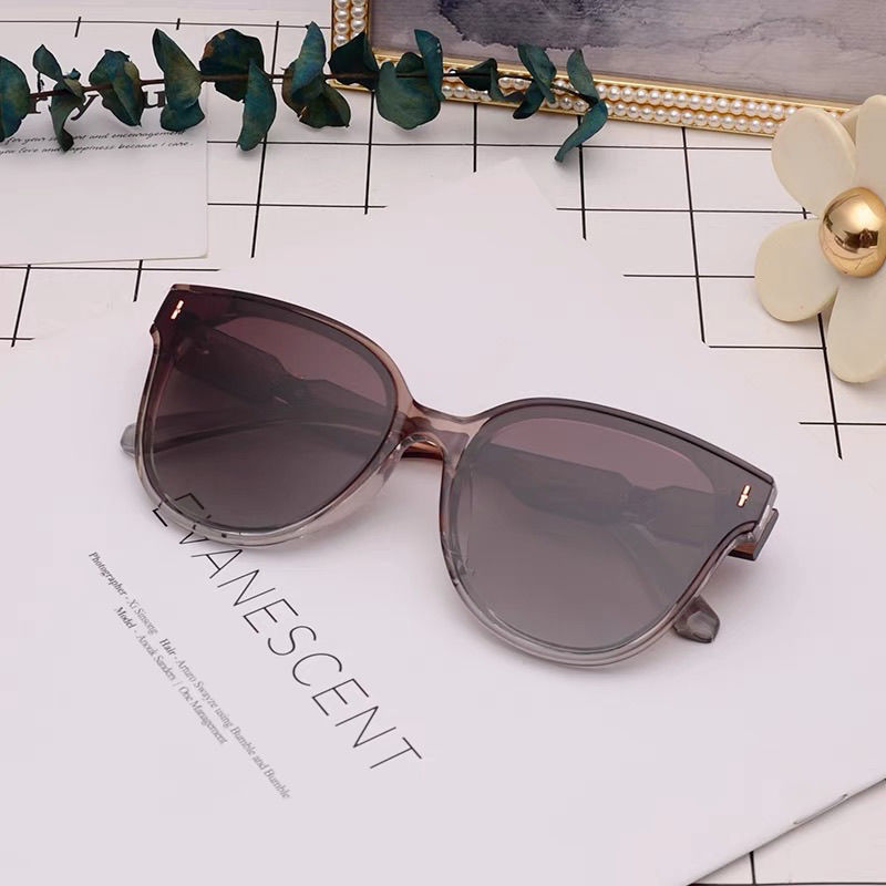Sunglasses with the Box, S26 34