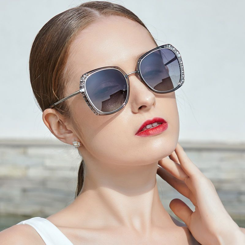 Sunglasses with the Box, S26 9 10